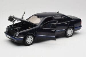 Mercedes E-Class W210 E320 Черен Sun Star 1:18 1151 Метал — снимка 2 от 8
