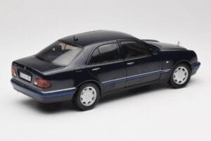 Mercedes E-Class W210 E320 Черен Sun Star 1:18 1151 Метал — снимка 3 от 8