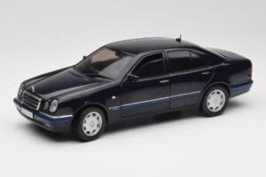 Mercedes E-Class W210 E320 Черен Sun Star 1:18 1151 Метал