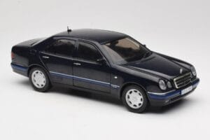 Mercedes E-Class W210 E320 Черен Sun Star 1:18 1151 Метал — снимка 6 от 8