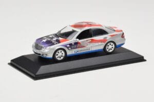 Mercedes E-Class W211 #11 Bluetec Paris-Beijing 2006 Minichamps 1:43 B66962267-R Метал — снимка 2 от 4