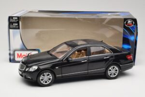 Mercedes E-Class W211 Черен Maisto 1:18 31172 Метал — снимка 8 от 8