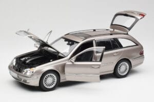Mercedes E320 CDI W210 Комби Cubanite Сребрист Kyosho 1:18 B66962188 Метал — снимка 2 от 8