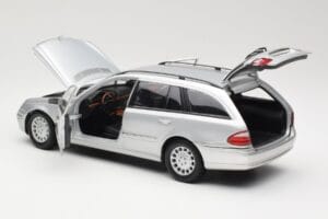 Mercedes E320 T-Modell S210 Elegance Сребрист Kyosho 1:18 B66962166 Метал — снимка 5 от 8