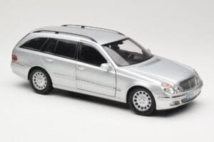 Mercedes E320 T-Modell S210 Elegance Сребрист Kyosho 1:18 B66962166 Метал — снимка 6 от 8