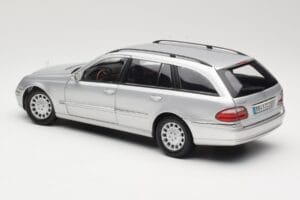 Mercedes E320 T-Modell S210 Elegance Сребрист Kyosho 1:18 B66962166 Метал — снимка 7 от 8