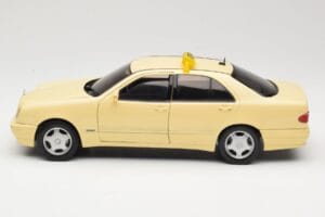 Mercedes E320 W210 Taxi Sun Star 1:18 1160 Метал — снимка 4 от 8