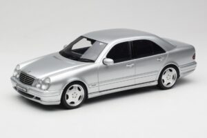 Mercedes E55 AMG W210 Brilliant Silver Otto 1:18 OT459 Смола
