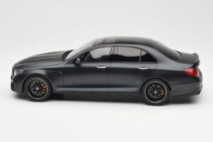 Mercedes AMG E63 S W213 Edition 1 Night Черен GT Spirit 1:18 B66963111 Смола — снимка 3 от 6