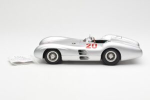 Mercedes W196 Streamliner #20 K. Kling French GP 1954 CMC 1:18 M-128B Метал — снимка 3 от 6