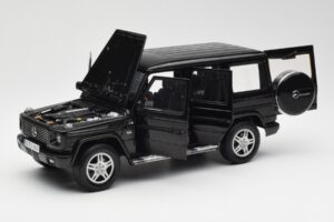 Mercedes G 500 W463 Черен Dealer Edition AUTOart 1:18 B66962143 Метал — снимка 2 от 8