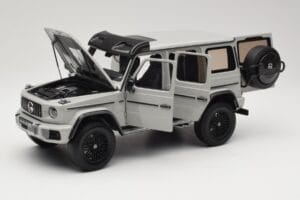 Mercedes G 63 AMG 4x4 Squared Arabian Grey Almost Real 1:18 820829 Метал — снимка 2 от 8