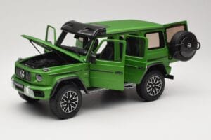 Mercedes G 63 AMG 4x4 Squared Green Hell Magno Almost Real 1:18 820821 Метал — снимка 2 от 8