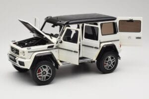 Mercedes G 63 AMG 4x4 Squared Polar White Almost Real 1:18 820203 Метал — снимка 2 от 8