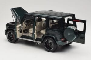 Mercedes G 63 AMG W463 Green Metallic Minichamps 1:18 110037066 Метал — снимка 5 от 8