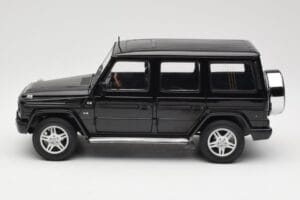 Mercedes G-Class G 500 W463 Smaragd Black Metallic AUTOart 1:18 76101 Метал — снимка 4 от 8