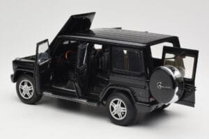 Mercedes G-Class G 500 W463 Smaragd Black Metallic AUTOart 1:18 76101 Метал — снимка 5 от 8