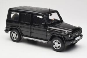 Mercedes G-Class G 500 W463 Smaragd Black Metallic AUTOart 1:18 76101 Метал — снимка 6 от 8