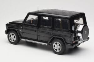 Mercedes G-Class G 500 W463 Smaragd Black Metallic AUTOart 1:18 76101 Метал — снимка 7 от 8