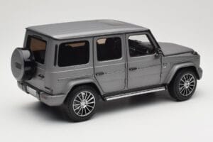Mercedes G-Class G500 W463A Designo Platinum Magno Minichamps 1:18 B66960811 Метал — снимка 3 от 8