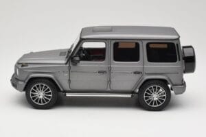 Mercedes G-Class G500 W463A Designo Platinum Magno Minichamps 1:18 B66960811 Метал — снимка 4 от 8
