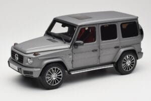 Mercedes G-Class G500 W463A Designo Platinum Magno Minichamps 1:18 B66960811 Метал