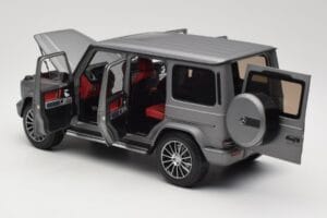 Mercedes G-Class G500 W463A Designo Platinum Magno Minichamps 1:18 B66960811 Метал — снимка 5 от 8