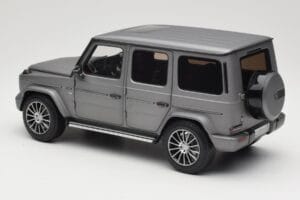 Mercedes G-Class G500 W463A Designo Platinum Magno Minichamps 1:18 B66960811 Метал — снимка 7 от 8