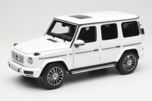 Mercedes G-Class G 500 W463A Diamond White Metallic Minichamps 1:18 113037111 Метал