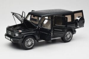 Mercedes G-Class G500 W463A Emerald Green Minichamps 1:18 B66960810 Метал — снимка 2 от 8