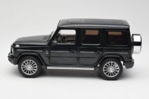Mercedes G-Class G500 W463A Emerald Green Minichamps 1:18 B66960810 Метал — снимка 4 от 8