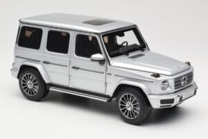 Mercedes G-Class G 500 W463A Iridium Silver Metallic Minichamps 1:18 113037112 Метал — снимка 6 от 8