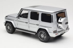 Mercedes G-Class G 500 W463A Iridium Silver Metallic Minichamps 1:18 113037112 Метал — снимка 7 от 8
