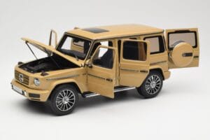 Mercedes G-Class G 500 W463A Solarbeam Yellow Metallic Minichamps 1:18 113037108 Метал — снимка 2 от 8