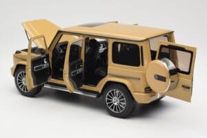 Mercedes G-Class G 500 W463A Solarbeam Yellow Metallic Minichamps 1:18 113037108 Метал — снимка 5 от 8