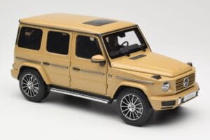 Mercedes G-Class G 500 W463A Solarbeam Yellow Metallic Minichamps 1:18 113037108 Метал — снимка 6 от 8