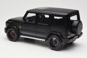 Mercedes G-Class G63 AMG W463A Matt Black Minichamps 1:18 110037064 Метал — снимка 7 от 8