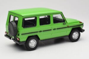 Mercedes G-Class W460 LWB Зелен Minichamps 1:18 155038101 Метал — снимка 2 от 6