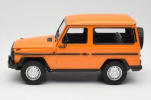 Mercedes G-Class W460 SWB Оранжев Minichamps 1:18 155038000 Метал — снимка 3 от 6