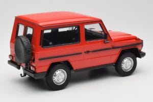 Mercedes G-Class W460 SWB Червен Minichamps 1:18 155038002 Метал — снимка 2 от 6