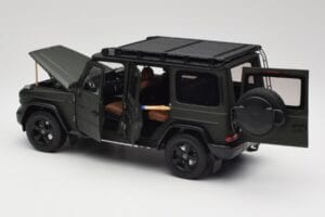 Mercedes G-Class W465 Маслиненозелен Norev 1:18 B66960662 Метал — снимка 5 от 8