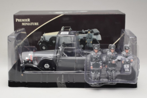 Mercedes G4 6-Wheels Черен With Figures Signature Models 1:18 38202 Метал — снимка 3 от 3