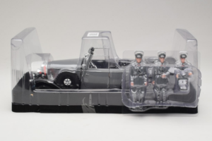 Mercedes G4 6-Wheels Черен With Figures Signature Models 1:18 38202 Метал