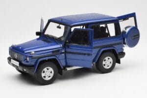 Mercedes G500 W463 SWB Син AUTOart 1:18 76114 Метал — снимка 2 от 8