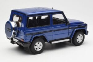 Mercedes G500 W463 SWB Син AUTOart 1:18 76114 Метал — снимка 3 от 8