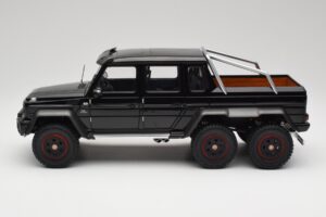 Mercedes AMG G63 W463 6x6 Gloss Черен AUTOart 1:18 76306 Композит — снимка 4 от 8