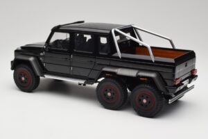 Mercedes AMG G63 W463 6x6 Gloss Черен AUTOart 1:18 76306 Композит — снимка 7 от 8