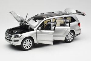 Mercedes GL-Class X166 Iridium Сребрист Metallic Norev 1:18 B66960097 Метал — снимка 2 от 8