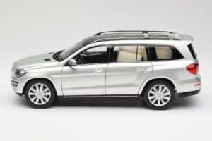 Mercedes GL-Class X166 Iridium Сребрист Metallic Norev 1:18 B66960097 Метал — снимка 4 от 8