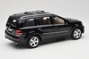 Mercedes GL X164 Obsidian Black Minichamps 1:18 B66962334 Метал — снимка 3 от 8